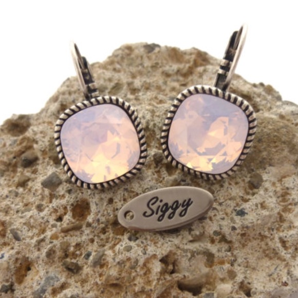 Swarovski Crystal Cushion Cut Light Pink Earrings - Picture 2 of 3