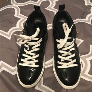 Versace Shoes - 100% Authentic women Versace sneakers! Versace Shoes - 100% Authentic women Versace sneakers!