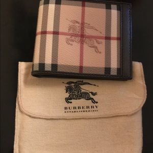 AUTHENTIC BRAND-NEW Burberry leather wallet