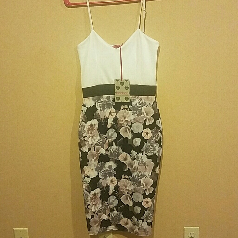 NWT Boohoo midi dress