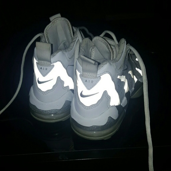 Nikes - Picture 2 of 2