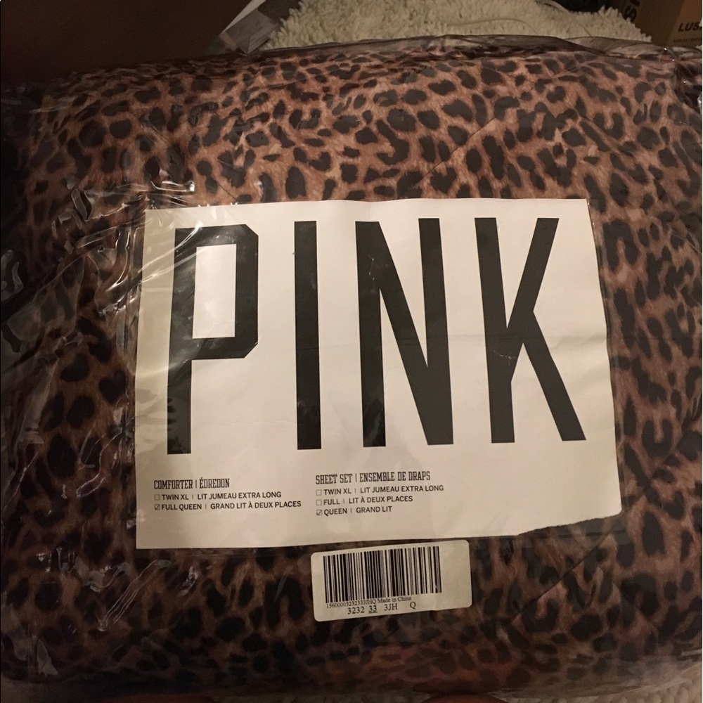Brand New in Bag Queen Size VS Bed in Bag
