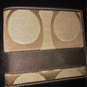 AUTHENTIC BRAND-NEW Coach nylon/ leather wallet