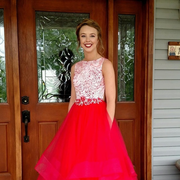 Meet your Posher, Anna - Picture 3 of 3