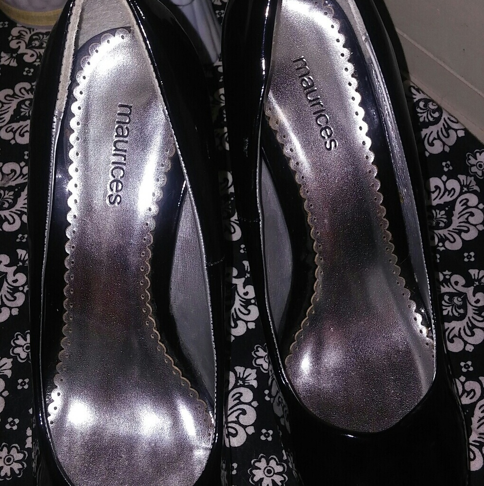 Black High Heeled Pumps