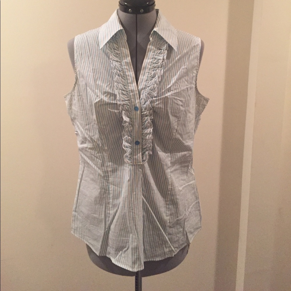 NY & Company sleeveless button down top - L/G