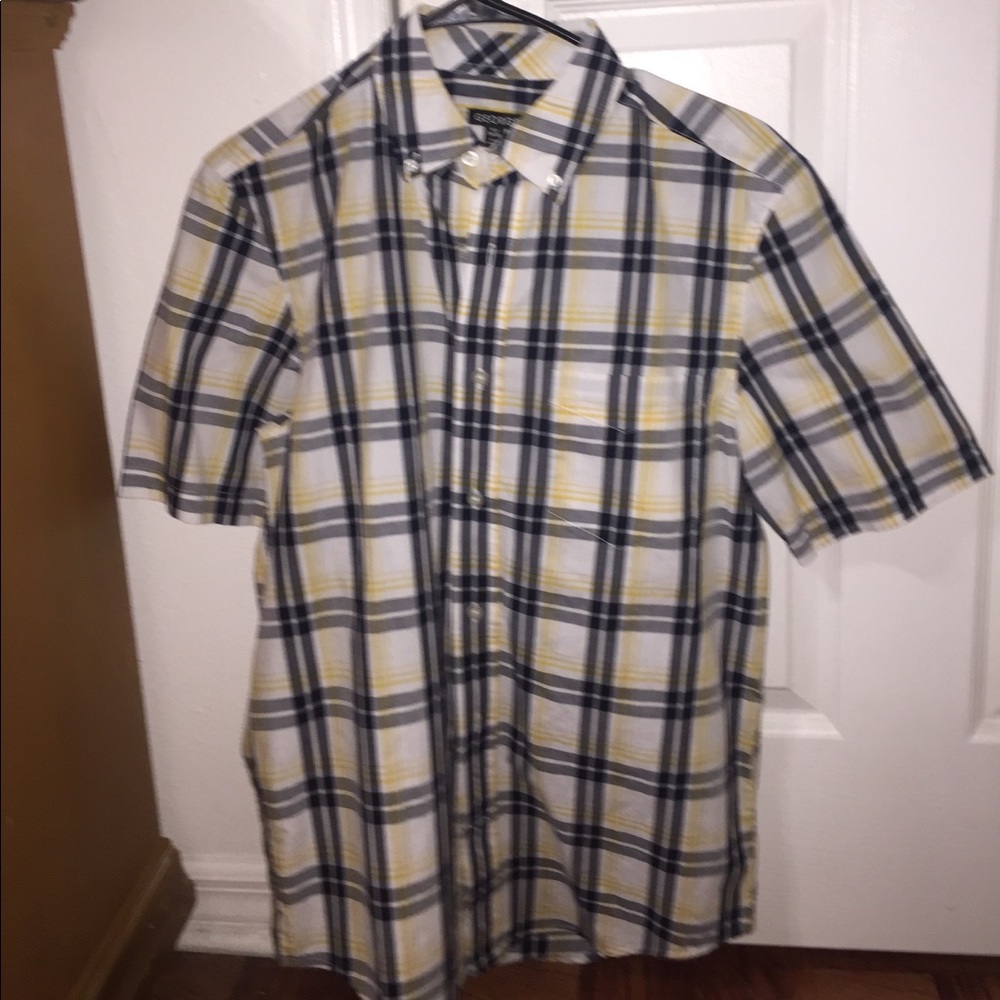 Plaid short sleeved shirt
