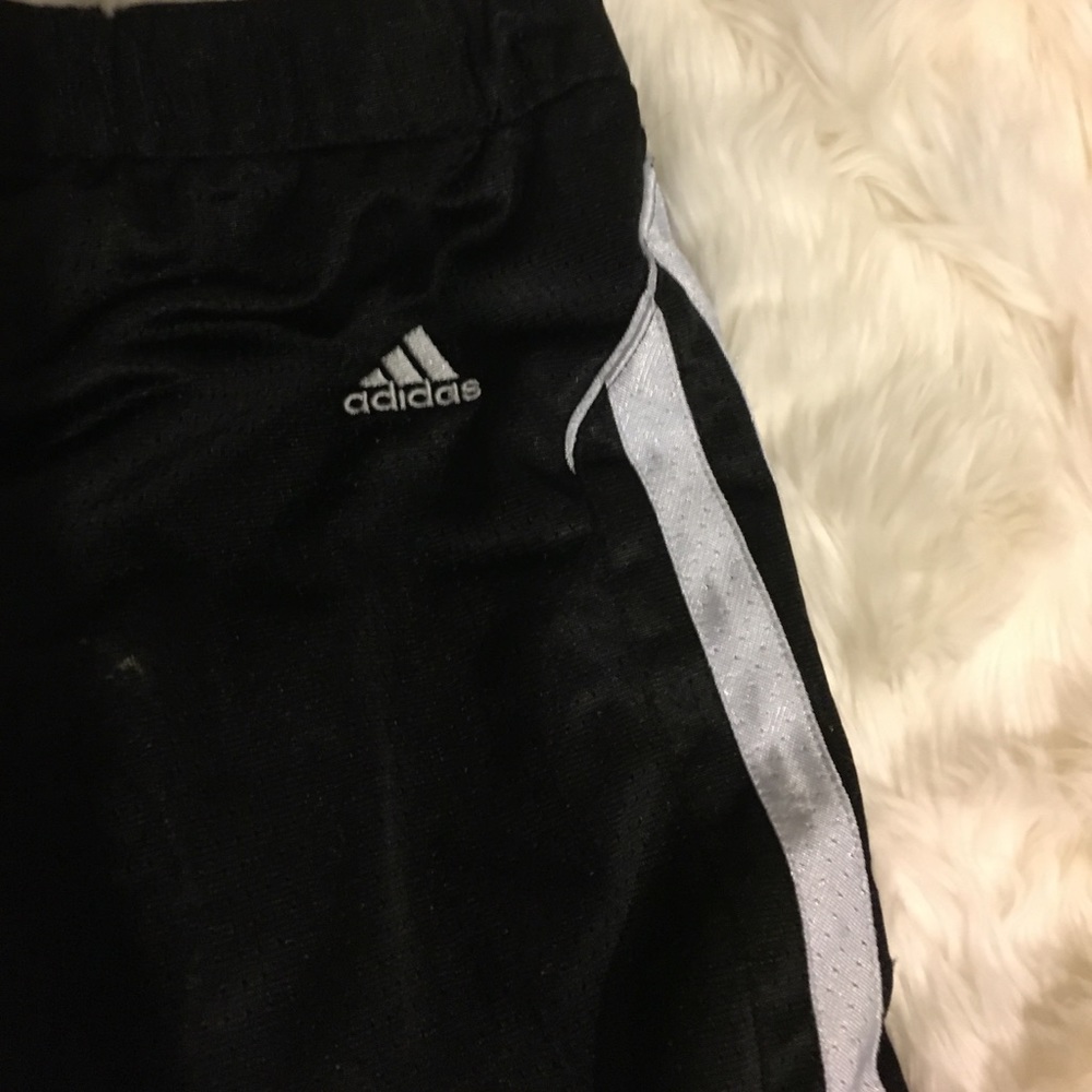 Shorts - Picture 2 of 4