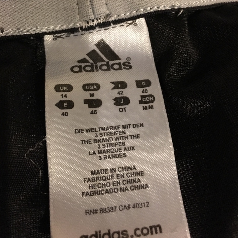 Shorts - Picture 3 of 4