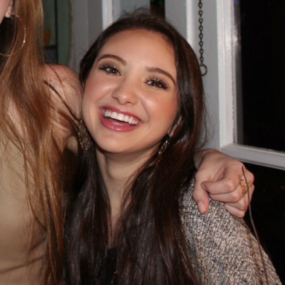 Meet your Posher, Lexee