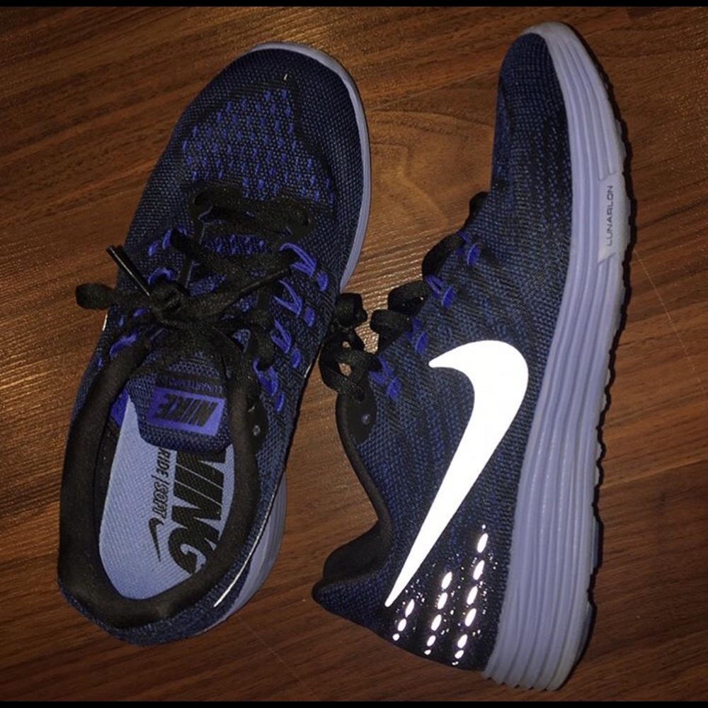 Nike purple women's running shoes