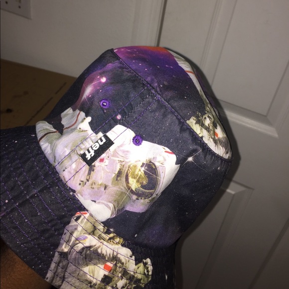 Bucket hat - Picture 3 of 3