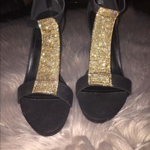 Beautiful bling heels !!!