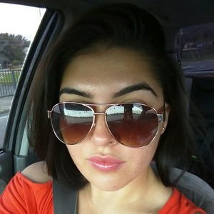 Meet your Posher, Brenda