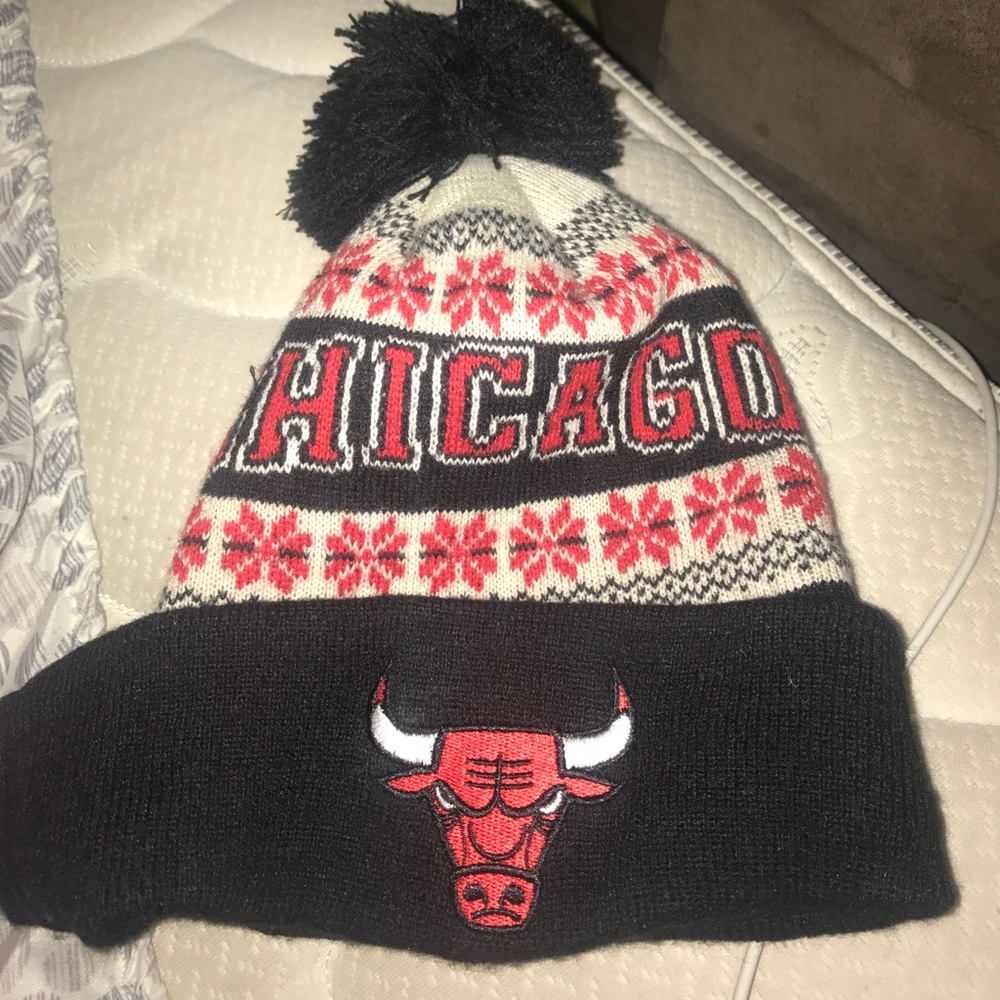 Adidas Chicago Bulls Beanie  SIZE SMALL