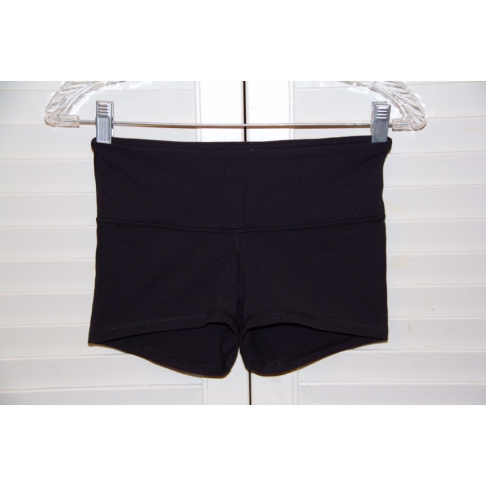 Lululemon simply bare shorts 🙃