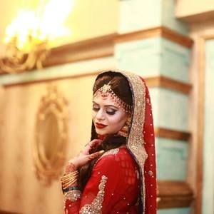 Meet your Posher, Samia