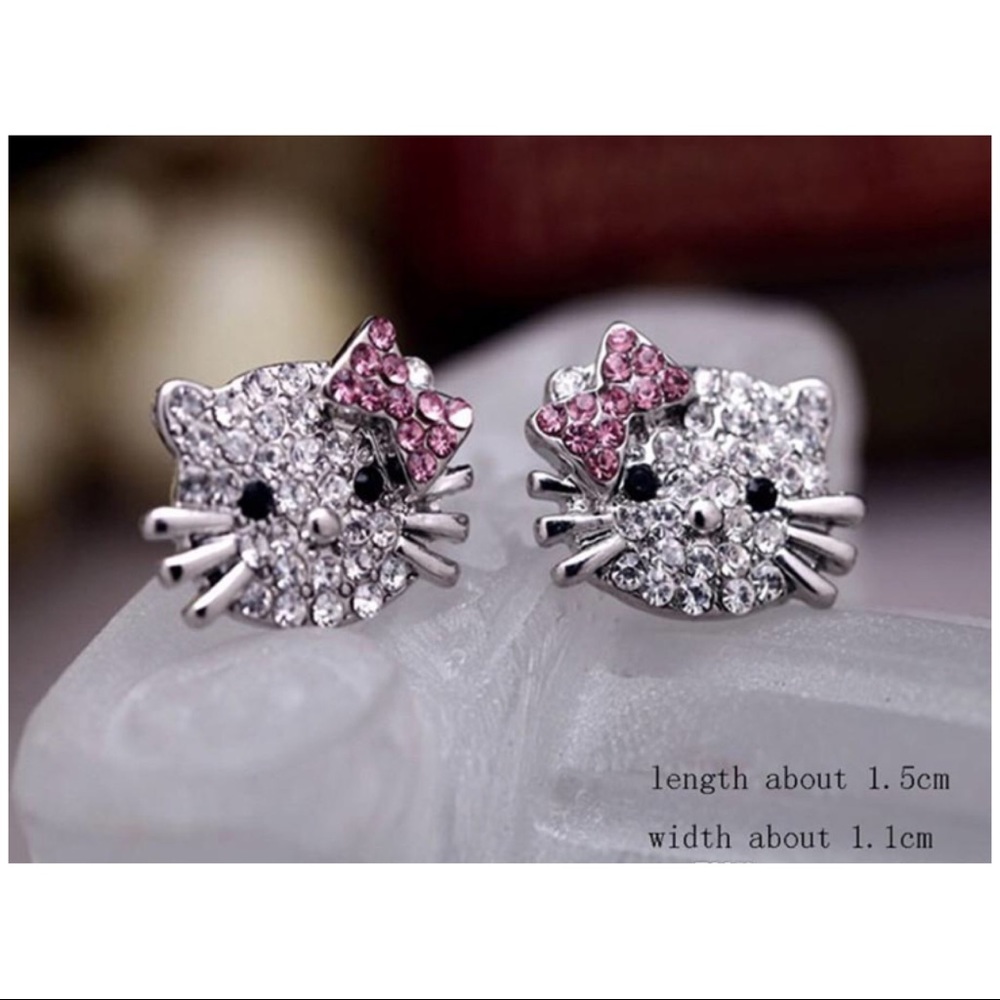 Stunning Hello Kitty CZ Stud Earrings New!