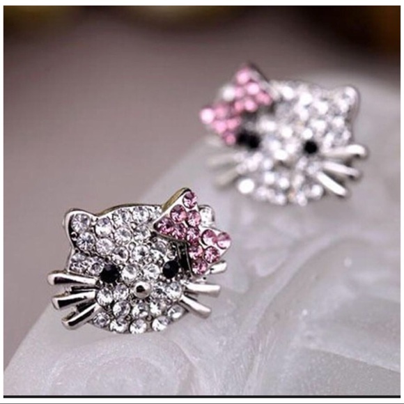 Stunning Hello Kitty CZ Stud Earrings New! - Picture 2 of 4