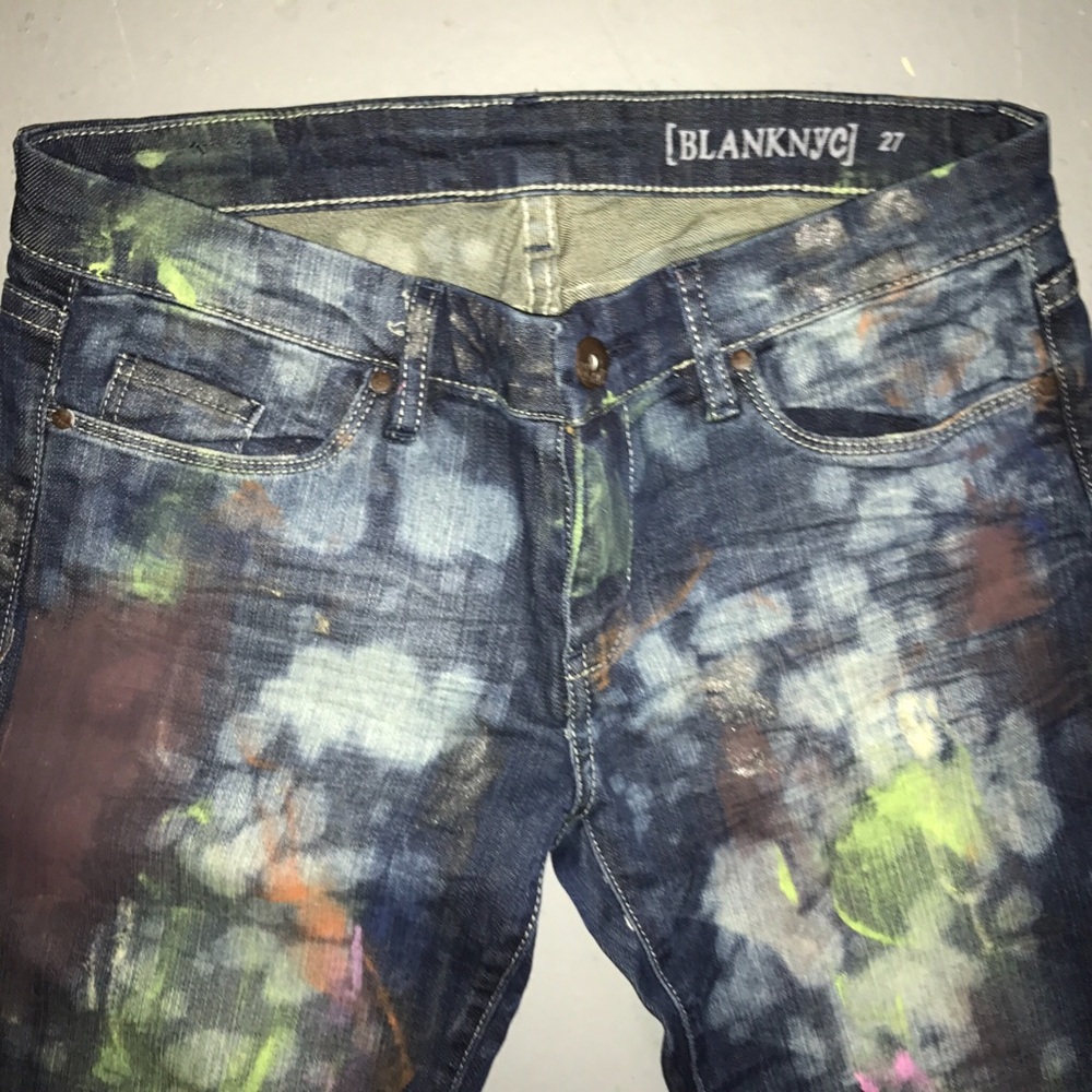 URBAN OUTFITTER Paint splatter Jeans Size 27
