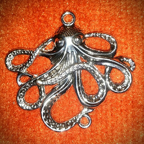 Pendants - Picture 2 of 6