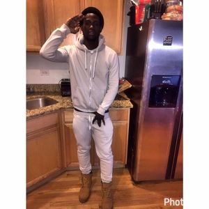 Meet your Posher, Pierre