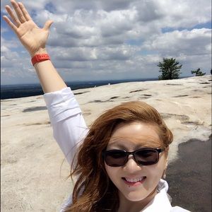 Meet your Posher, Yany