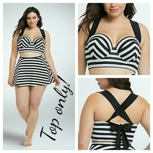 Adorable torrid swim top 2x