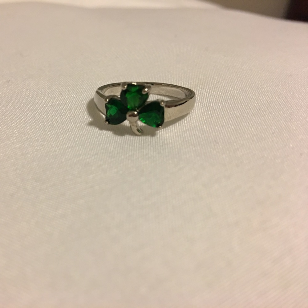 3 leaf clover ring