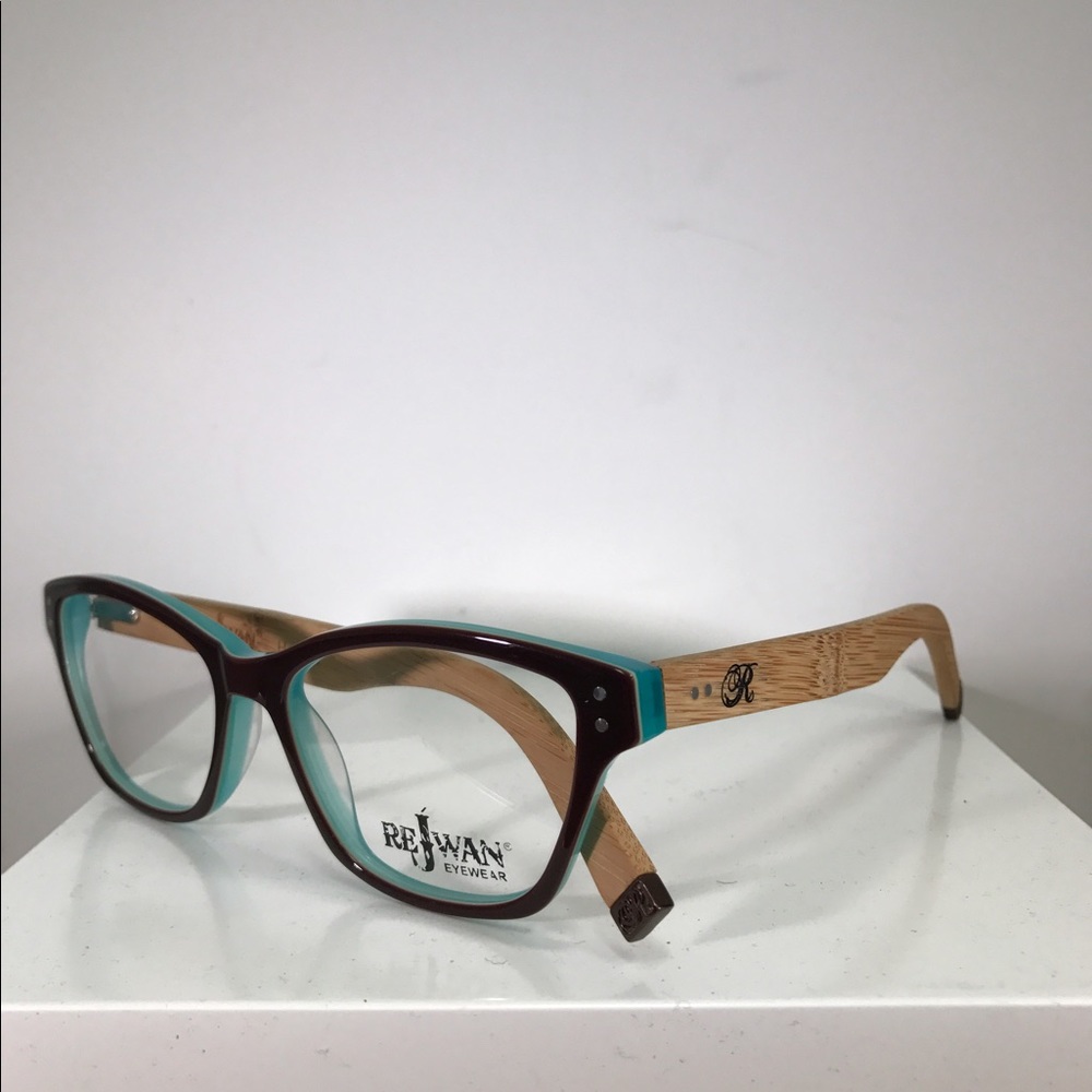 Meet your Posher, Sol