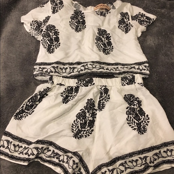 Two piece set - Picture 3 of 3