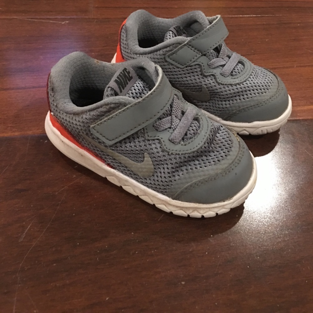 Nike Free's Toddler Size 6