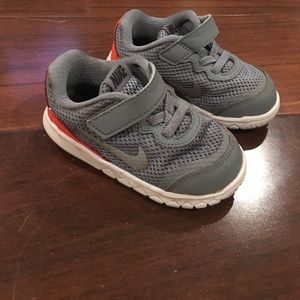 Nike Free's Toddler Size 6