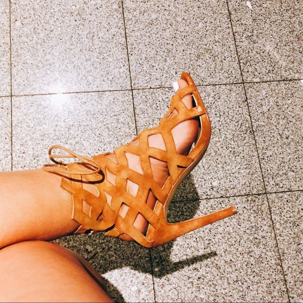 Above The Ankle High Heels 💃🏻