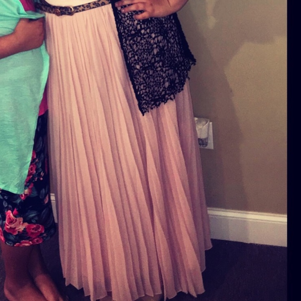 Dainty jewels fluttering fancy skirt