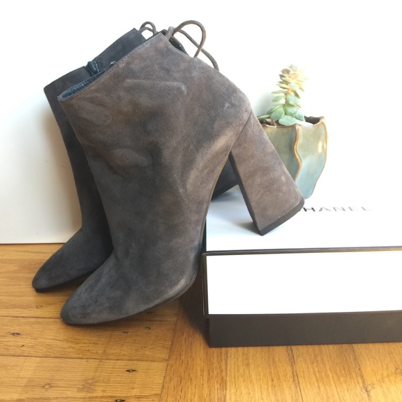 Good Condition Stuart Weitzman Grandoise Booties - Picture 1 of 7