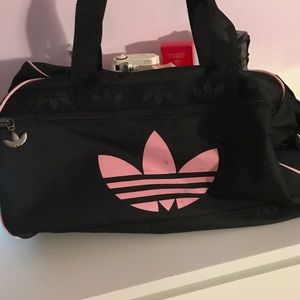 ✨ adidas duffle bag ✨