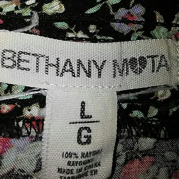 Bethany Mota floral shorts - Picture 3 of 3