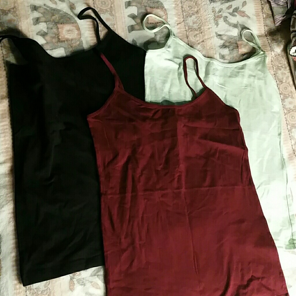 3 for $7  TANK TOPS FROM F21 *SOLD**