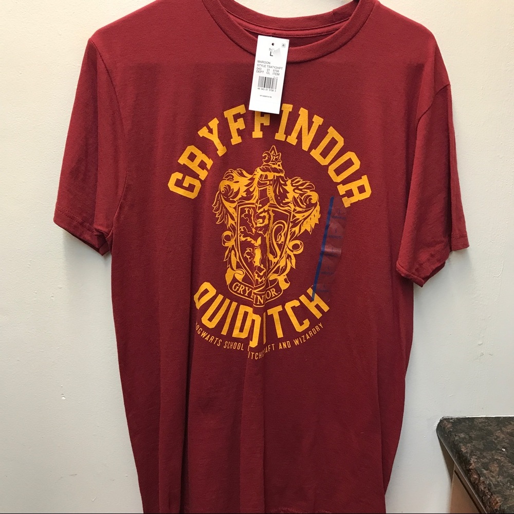 NWT Harry Potter Gryfindor shirt