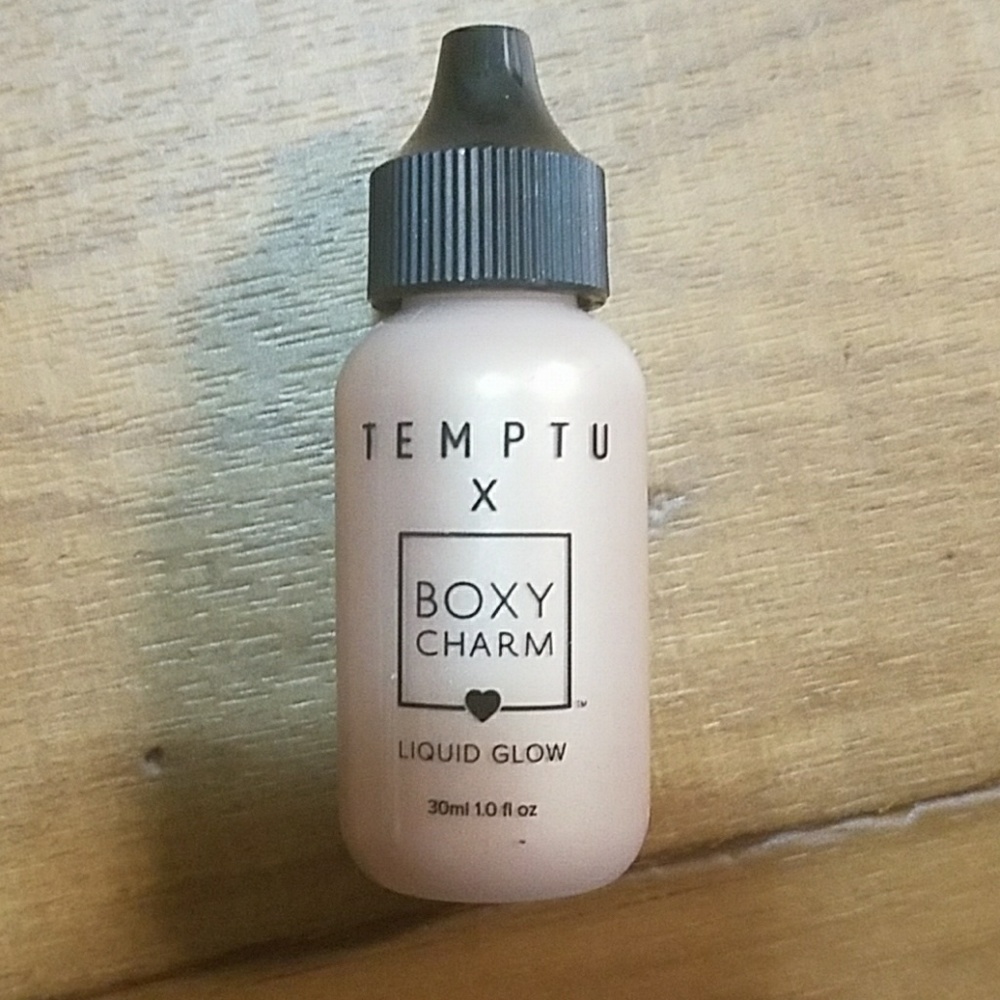 Temptu x Boxycharm Liquid Glow Highlighter