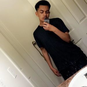 Meet your Posher, Carlos