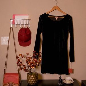 Black Velvet Long Sleeve Dress