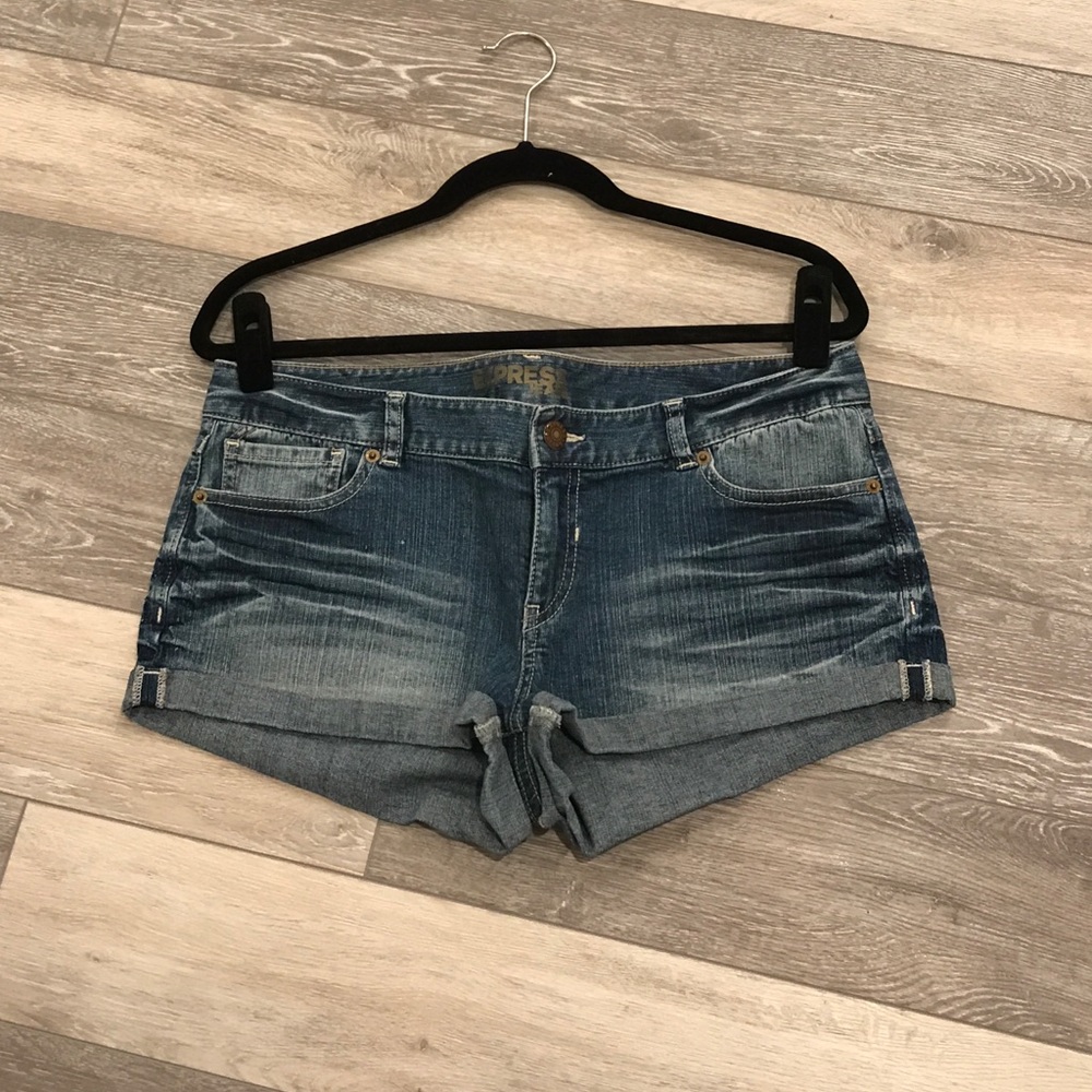 Express denim roll up shorts size 12
