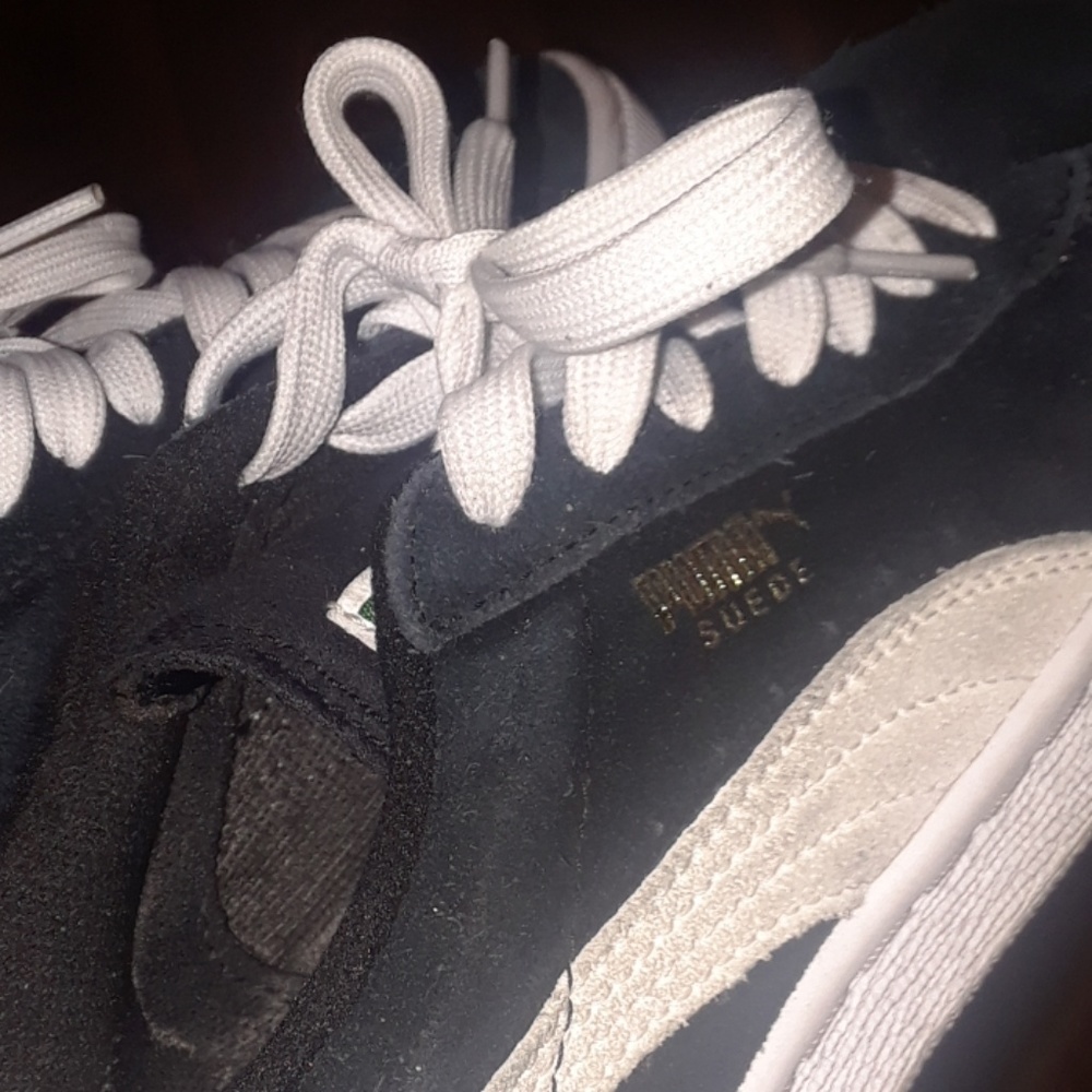 Pumas Suade black and white