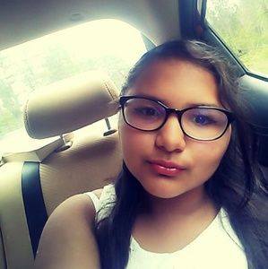 Meet your Posher, Anahi