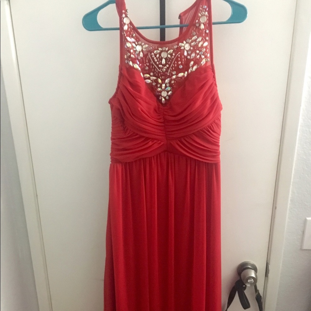 Red formal dress ❤️