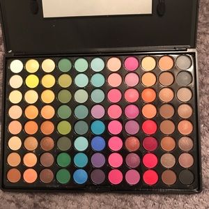 Beauty Treats 88 Professional Palette (Eyeshadows)