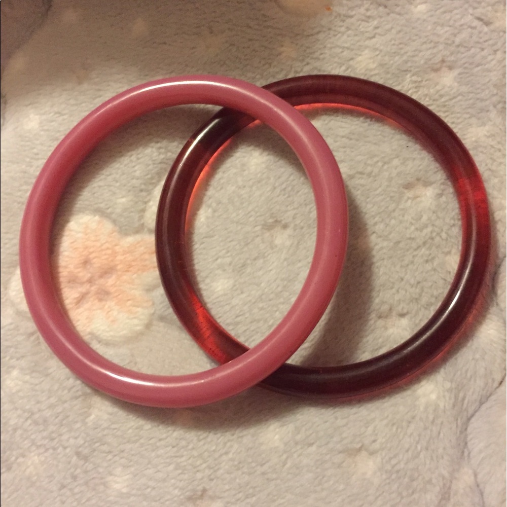 2 pecking glass bangles vintage!