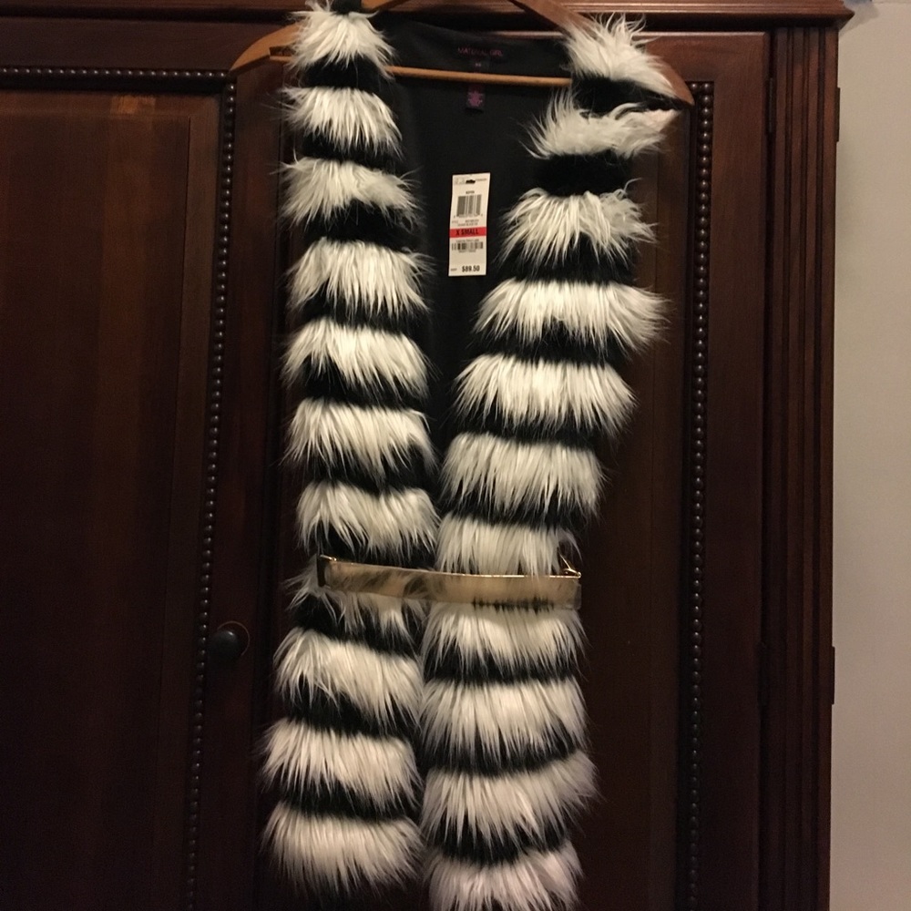 It don't matter if it's black or white 😊